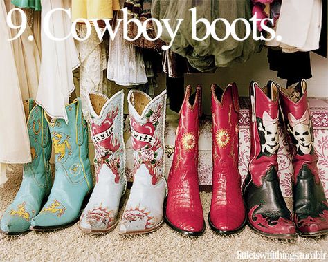 Taylor Swift Cowboy Boots, Futuristic Shoes, Red Carpet Photos, Taylor Swift Web, Cowgirl Chic, Taylor Swift 13, Taylor Swift Pictures, Taylor Alison Swift, Cowgirl Boots