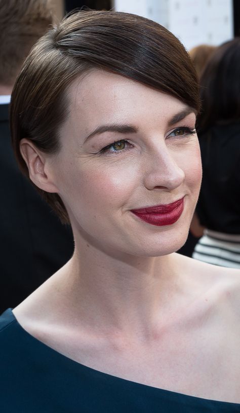 Jessica Raine, Deep Winter, Opera Singers, Botanical Beauty, English Actresses, Christina Hendricks, Reality Tv Shows, Human Face, World News