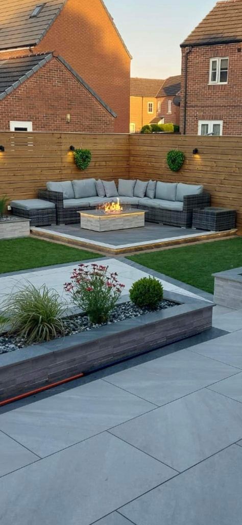 Front Of House Patio, Square Garden Ideas, Square Garden Design, New Build Garden Ideas, Diy Backyard Patio, Back Garden Design, Patio Garden Design, Modern Garden Design, Modern Backyard