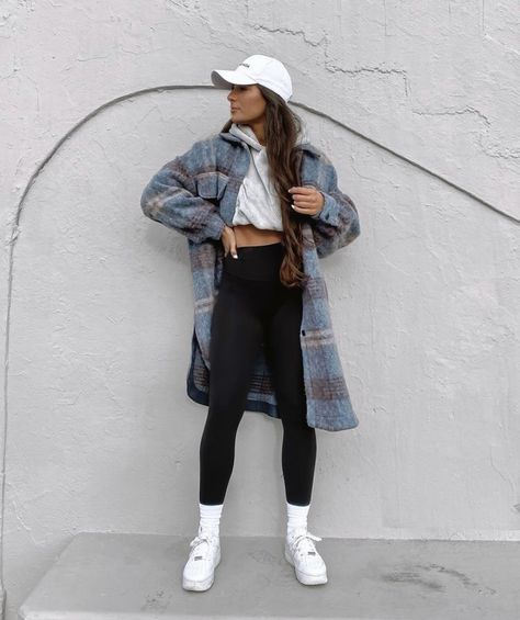 Socks Over Leggings, Korean Makeup Look, 90s Fashion Outfits, Comfy Casual, Outfits With Leggings, 90s Fashion, Athleisure, Trendy Outfits, Nice Dresses