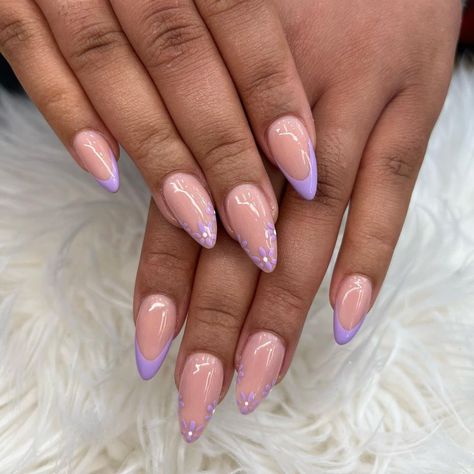 Lavender Almond Nails, Pedicure Nail Designs, Lavender Nails, Vacation Nails, Pretty Acrylic Nails, Dope Nails, Nail Games, Pedicure Nails, Nails Magazine