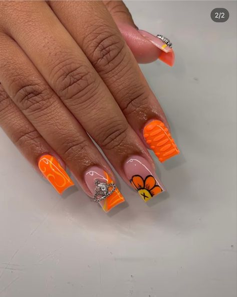 Short Extra Acrylic Nails, Cute Nails Acrylic 2024, Short Acrylic Nails Designs Orange, Spring Time Acrylic Nails, Medium Set Nails, Orange Kaws Nails, Orange Nail Inspo Acrylic, Classy Baddie Nails Acrylic, Medium Birthday Nails