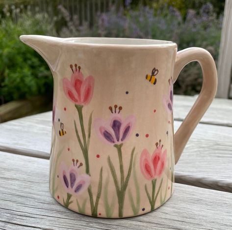 Clay Jug Painting, Milk Jug Painting Ideas, Underglaze Painted Pottery, Pottery Painting Milk Jug, Modern Pottery Painting, Ceramic Paint Designs, Ceramic Teapot Painting Ideas, Jug Pottery Painting Ideas, Pottery Painting Flowers Easy