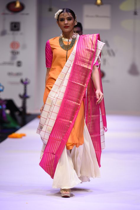 Shravan Kumar India Runway Week Grand Finale 2015 Khaddar Kurta Designs, Saree Drapes, Coke Studio, Saree Drape, Long Kurtas, Grand Dressing, Saree Wearing Styles, Saree Draping, Modern Saree