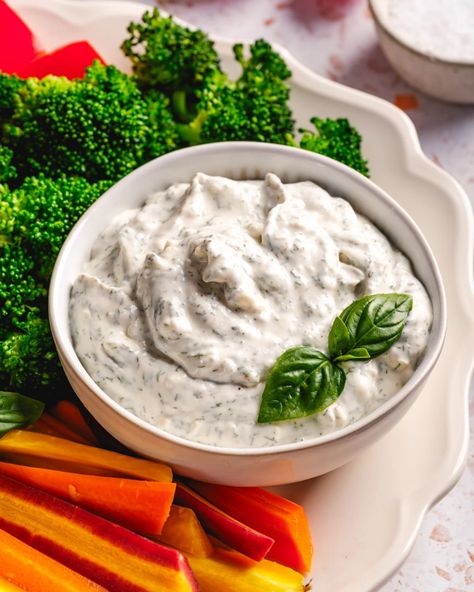 Dill Dip Recipe, Vegetables Chips, Dill Dip Recipes, Cold Dip Recipes, Best Fish Recipes, Dried Dill, Winter Salad Recipes, A Couple Cooks, Sour Cream Dip