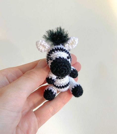 Crochet Mini Zebra Free Pattern - Free Amigurumi Crochet Zebra Pattern, Crochet Keychain Patterns, Crochet Zebra, Keychain Patterns, Amigurumi Doll Pattern, Pola Amigurumi, Crochet Keychain Pattern, Crochet Bee, Crochet Animals Free Patterns