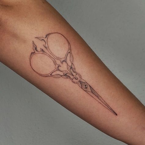 delicate stipple shading tattoo of intricate embroidery sewing scissors Sisscor Tattoo, Fancy Scissors Tattoo, Pretty Scissors Tattoo, Fabric Scissors Tattoo, Embroidery Scissors Tattoo, Sewing Scissors Tattoo, Tattoo Fashion Designer, Lobotomy Tattoo, Sewing Needle Tattoo