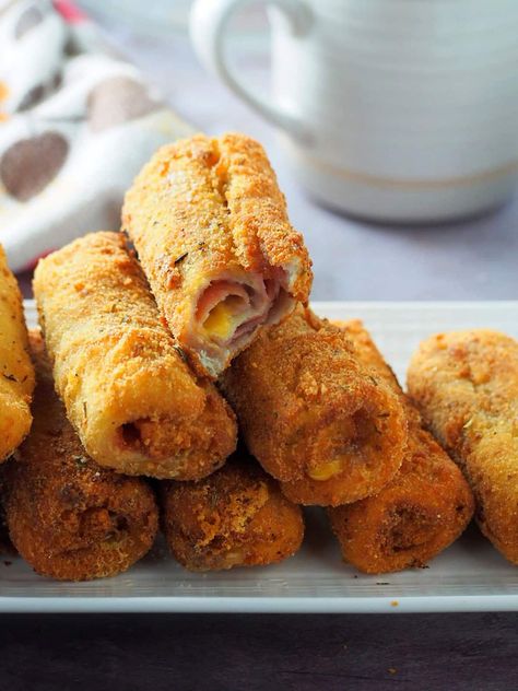 Ham and Cheese Bread Rolls are a fun, tasty treat kids and adults alike will love.  They're delicious as snacks or appetizers and perfect for feeding a crowd! Ham And Cheese Bread, Cheese Bread Rolls, Dog Bread, Keto Eating, Cheese Roll, Start Keto, Cheese Dog, Cheese Snacks, Cheese Rolling