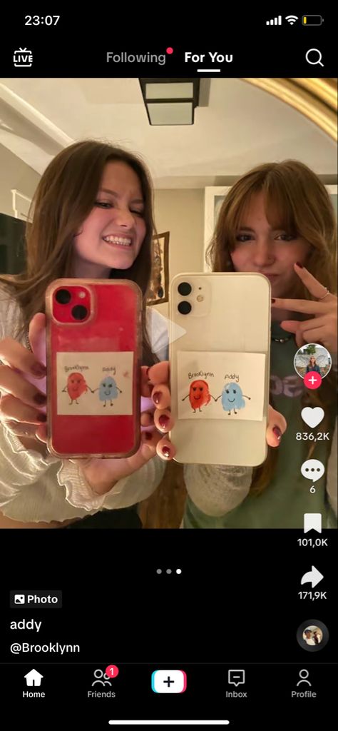 Matching Phone Cases Bff, Bff Phone Cases, Matching Phone Cases, 4k Photos, Romantic Things, Hopeless Romantic, This Moment, Photo Sharing, Best Friends