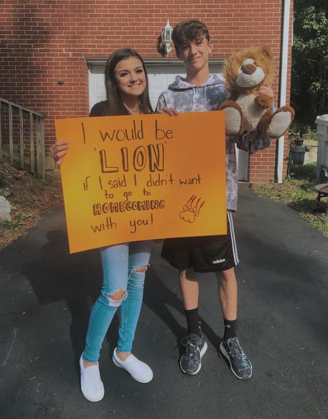 #homecoming #hocoproposal #couple #relationshipgoals #vsco #hoco Proposal Ideas Disney, Cute Hoco Proposals, Cute Promposals, Country Prom, School Dance Ideas, Funny Prom, Prom Posters, Cute Homecoming Proposals, Cute Prom Proposals