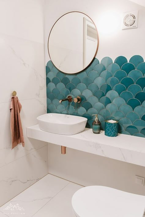 Fish Scale Tile, Beach Bathroom Decor, Downstairs Loo, Upstairs Bathrooms, Bathroom Inspiration Decor, Bad Design, Blue Bathroom, Bathroom Inspo, Bathroom Reno