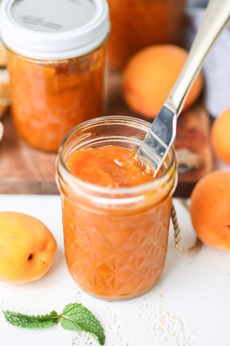 Low Sugar Apricot Jam - Sunkissed Kitchen Gluten Free Peach Cobbler, Apricot Jam Recipes, High Sugar Fruits, Low Sugar Jam, Homemade Jams, Stone Fruits, Weekend Cooking, Diy Cooking, Less Sugar