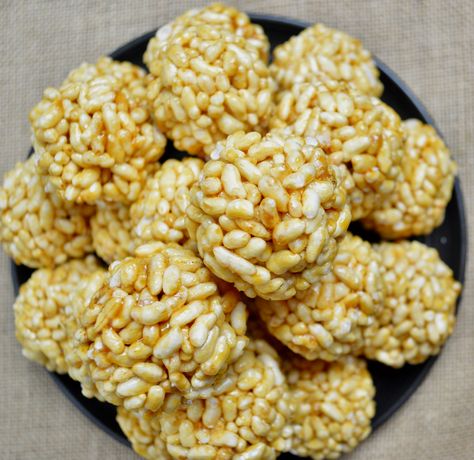 Peanut Chikki, Indian Veg Recipes, Carrot Cupcake, Stove Top Recipes, Puffed Rice, Food Lab, Dry Ginger, Organic Foods, Makar Sankranti