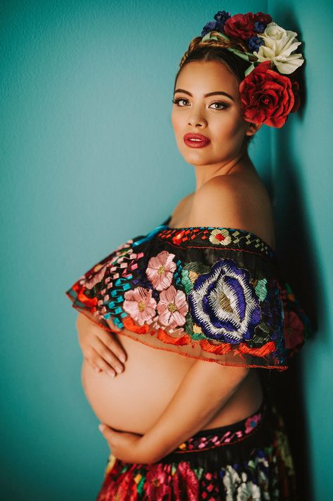 Maternity Pictures Inspired By Authenticity And Culture Of Mexican Folklore | Bored Panda Creative Photoshoots, Mexican Folklore, Mexican Fashion, Mexican Heritage, Theme Inspiration, Mexican Culture, Artistic Hair, Maternity Shoot, Photographing Babies