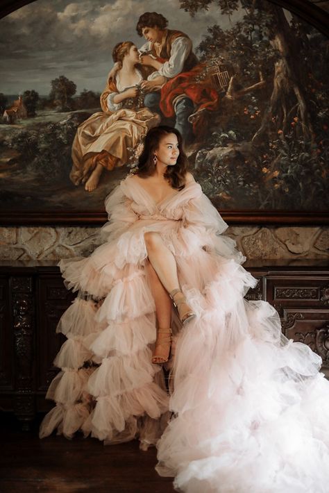 Dramatic Photoshoot in a Mansion | Philippines Wedding Blog Gowns For Photoshoot, Pre Debut Photoshoot, Photoshoot Pregnancy, Dramatic Dresses, Debut Photoshoot, Dramatic Fashion, Prom Photoshoot, Big Dresses, Fancy Gowns