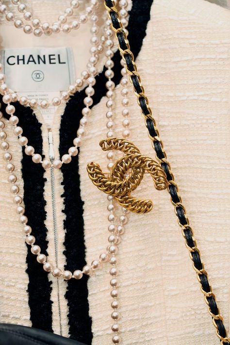 Vintage Chanel Clothing, Vintage Chanel Jewelry, Cc Brooch, Chanel Aesthetic, Chanel Resort, Chanel Suit, Chanel Boutique, Edgy Accessories, Chanel Brooch