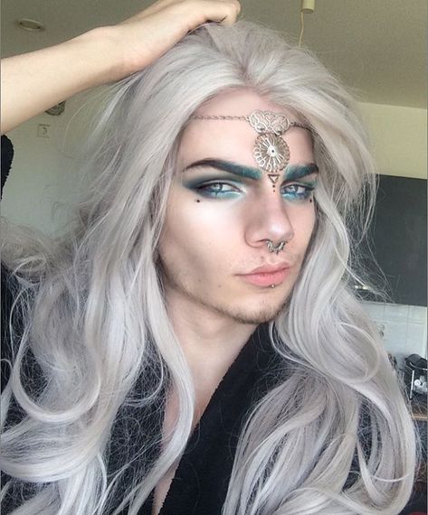 Nils Kuiper, Male Makeup, Long Locks, Aesthetic People, Fantasy Makeup, Hair Painting, Mode Inspo, Instagram Foto, Maquillaje De Ojos