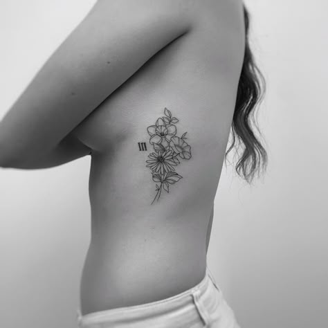 Daffodil Aster Tattoo, Flower Bouquet Tattoo On Side, Daffodil Tattoo Ribs, Flower On Side Tattoo, Birth Flower Bouquet Tattoo Placement, Bouquet Tattoo Ribs, Side Ribs Tattoo, Women Rib Tattoo Side Tat, Flower Bouquet Tattoo Ribs