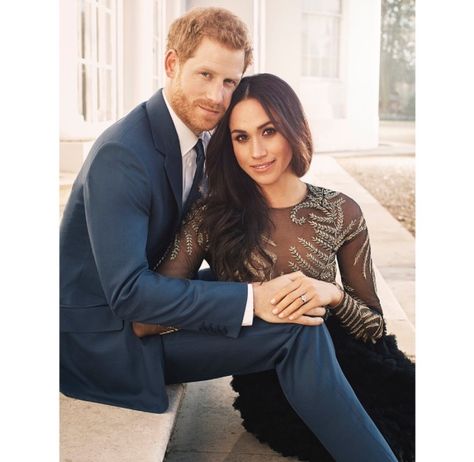 Meghan Markle Engagement, Portret Feminin, Meghan Markle Wedding, Meghan Markle Prince Harry, Engagement Pictures Poses, Principe Harry, Prince Harry And Meghan Markle, Harry And Meghan Markle, Engagement Photo Poses