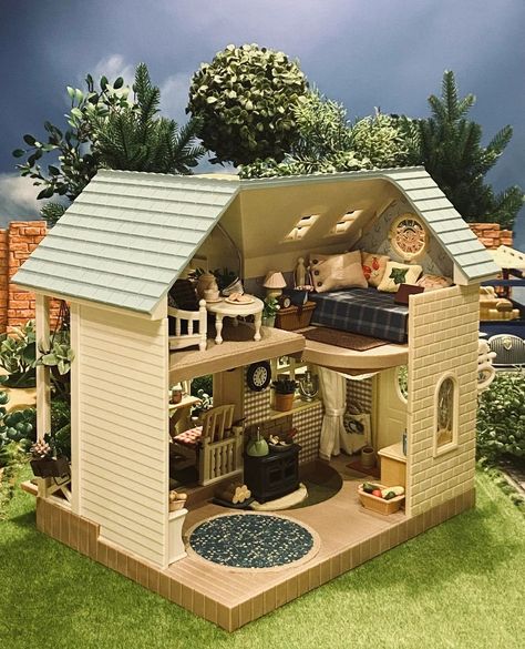 Repainted Sylvanian Families house Sylvanian Families Bluebell Cottage, Sylvanian Families House Ideas, Sylvanian Families House, Genius Hour, Sylvanian Family, Mini Stuff, Calico Critters, House Inside, Sylvanian Families