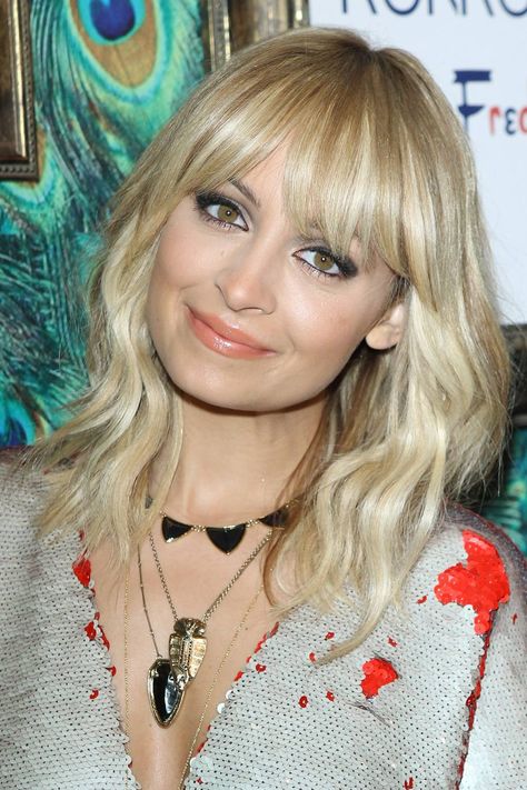 Blonde Balayage Mid Length, Nicole Richie Hair, Blonde Hair With Fringe, Kort Bob, Beige Blond, Full Fringe, Blonde Haircuts, Bangs With Medium Hair, Fringe Hairstyles