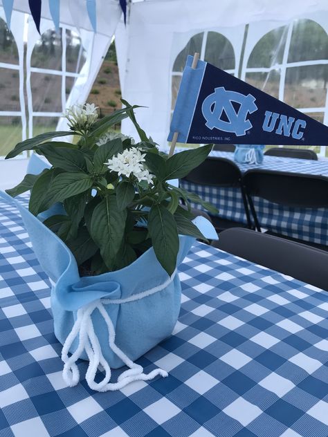 Unc Party Decorations, Blue Grad Party Ideas, Unc Graduation Party, Graduation Party Blue And White, Light Blue Grad Party, Blue And White Grad Party, Light Blue Graduation Party, Blue Grad Party, Unc Graduation