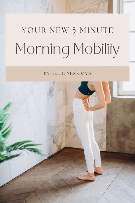 Want to start with mobility but don't have hours to spend on training? Try this 5 minute full body morning routine you can do daily to become more flexible! Daily Mobility Routine, Morning Mobility Routine, Mobility Workouts, Morning Mobility, Become More Flexible, Mobility Routine, Mobility Training, Morning Stretch, Full Body Stretch