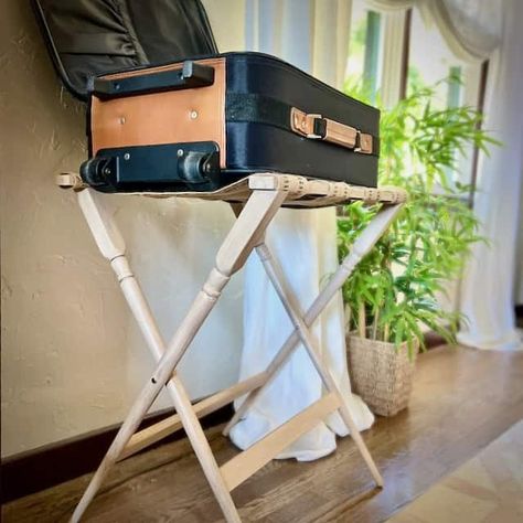 Luggage rack made out of spindles. Guest Room Luggage Rack Ideas, Diy Luggage Rack, Luggage Rack Ideas, Repurposed Wood Projects, Hand Spindles, Wood Spindles, Stair Spindles, Blue Bench, Diy Luggage