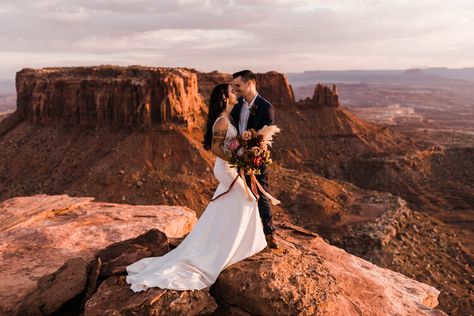 Monument Valley Utah, California Mountains, Canyonlands National Park, Moab Utah, National Park Wedding, Adventure Photography, Adventure Wedding, Destination Elopement, Adventure Elopement