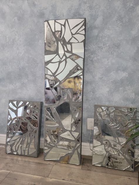 Reuse Mirror Diy Ideas, Mosiac Art Mirror, Diy Broken Mirror Ideas, Mirror Shattered, Broken Mirror Ideas, Broken Mirror Projects, Broken Mirror Diy, Mirror Projects, Wall Partition Design