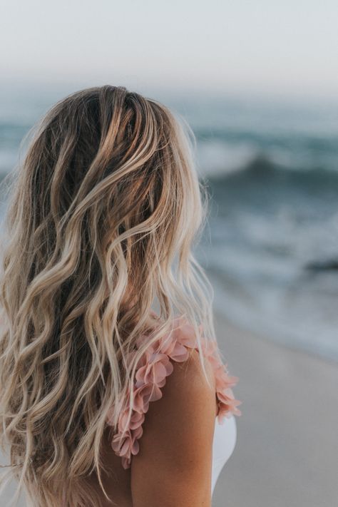 Beach Blonde Hair, Long Wavy Hair, Surfer Hair, Grunge Hair, Beachy Hair, Beach Wave Hair, Blonde Hair Looks, Brown Blonde Hair, Yoga Photography