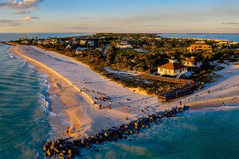 America's Best Small Beach Town Is an Old Florida Gem With Crystal-clear Waters and a Scenic Bike Path Boca Grande Florida, Small Beach Town, Gasparilla Island, Family Beach Trip, Travel Florida, Bike Path, Old Florida, Vintage Florida, Island Living