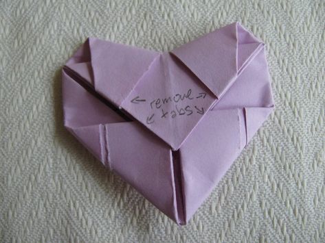 Hart Origami, Origami Heart With Wings, Origami Star Paper, Origami Shapes, Beautiful Origami, Dollar Origami, Origami Ball, Dollar Bill Origami, Origami Bookmark