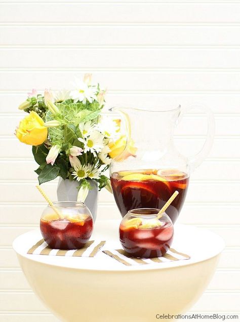 Delicious Spiced Sangria is delicious and festive for cinco de mayo Rum Sangria, Punch Recipes For A Crowd, Spiced Sangria, Pitcher Drinks, Red Wine Sangria, Party Punch Recipes, Cookie In A Mug, Mezcal Cocktails, Sangria Recipe