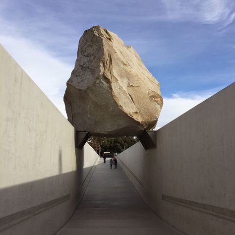 Something Between Want and Desire: Michael Heizer's "Levitated Mass" Michael Heizer, Polygon Modeling, San Diego Photography, Water Tower, As It Was, Los Angeles County, Sculpture Installation, Outdoor Art, Beirut