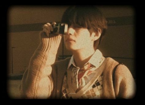 Tae Brown Aesthetic, Taekook Twitter, Fotografi Vintage, Aesthetic Ideas, Bts Aesthetic Pictures, Kim Taehyung Wallpaper, Brown Aesthetic, Bts Korea, V Taehyung