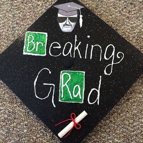 Easy Graduation Cap Ideas, Funny Graduation Cap Decoration, Funny Grad Cap Ideas, Graduation Cap Design Ideas, Cap Design Ideas, Senior Caps, High School Graduation Cap Designs, Graduation Hat Designs, Grad Hats