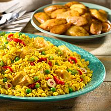 This simple arroz con pollo recipe is a cinch to prepare with a few GOYA® pantry staples, like GOYA® Adobo and GOYA® Extra Virgin Olive Oil. Your tastebuds will be thanking you! Goya Recipe, Pollo Recipe, Latin American Recipes, Yellow Rice, Bon Appetite, Cuban Recipes, English Food, Yum Yum Chicken, Favorite Food