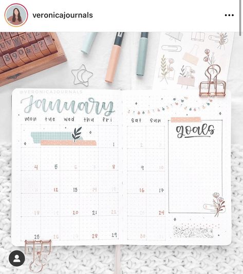 January bullet journal, calendar bullet journal, weekly spread bullet journal, monthly bullet journal #bujo #bulletjournal Calendar Bullet Journal, Bullet Journal Month, Digital Bullet Journal, Bullet Journal Monthly Spread, January Bullet Journal, Bullet Journal Spreads, Bullet Journal Ideas Templates, Creating A Bullet Journal, Bullet Journal Paper