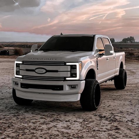 Ford F250 Super Duty Diesel Trucks, Production Car Racing, Diesel Brothers, Ford Super Duty Trucks, Big Ford Trucks, Diesel Trucks Ford, Ford Trucks F150, Trucks Lifted Diesel, Best Wallpaper Hd