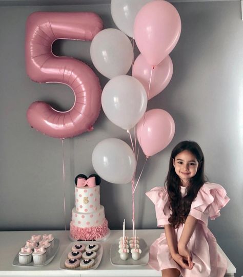 Tårta Design, Foil Number Balloons, Simple Birthday Decorations, Birthday Party Decorations Diy, Girl Birthday Decorations, 9th Birthday Parties, Birthday Balloon Decorations, Pink Foil, Diy Birthday Decorations