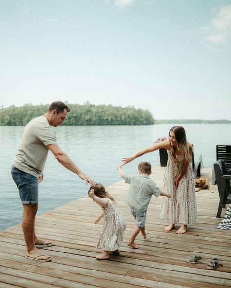 Dances on the dock ✨ The best things in life are the simple things. A full day together with no plans. The sunshine, the lake and family ♡ #family #familyphotography #familyphotographer #summersessions #cottageseason #familylove #loveandfamily #documentaryphotography #documentyourdays #summerdays #thebloomforum Family Pier Photoshoot, Family Dock Photos, Family Dancing Aesthetic, Lake Pictures With Family, Resort Family Photoshoot, Lake House Family Photoshoot, Family Photos Near Water, Lake Photoshoot Ideas Family, Lake Family Photoshoot Outfits