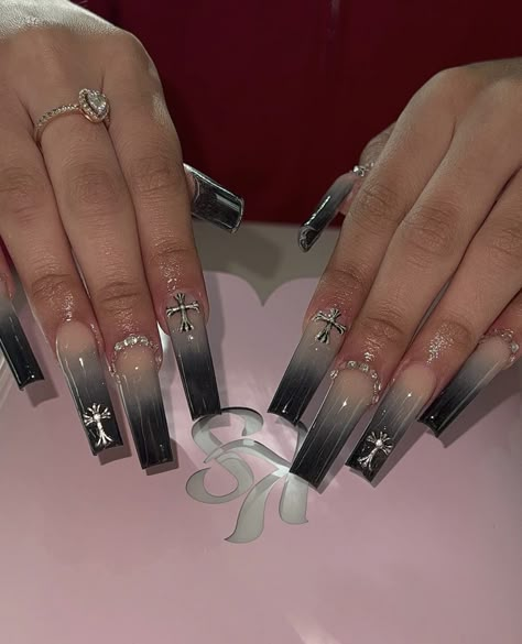 Acrylic Nail Designs Gray, Cute Black Acrylic Nails, Gray Nail Ideas Acrylic, Black Acrylic Nail Designs, Grey Acrylic Nails, Grey Nail Designs, Black Acrylic Nails, Pretty Aesthetic, Gray Nails