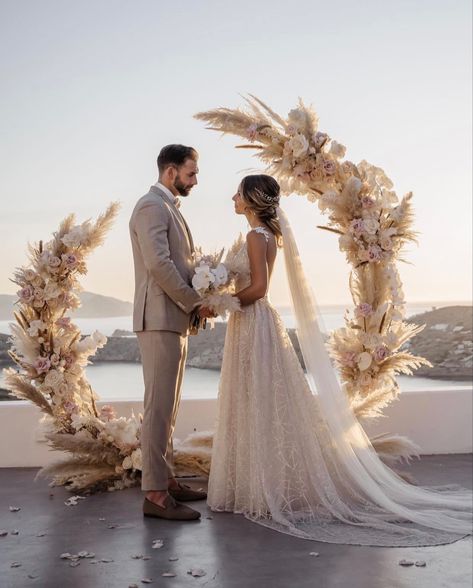 Boho Wedding Arch, Beach Wedding Arch, Wedding Arches Outdoors, Wedding Alters, Wedding Archway, Wedding Ceremony Arch, Beige Wedding, Boho Beach Wedding, Wedding Arch Flowers