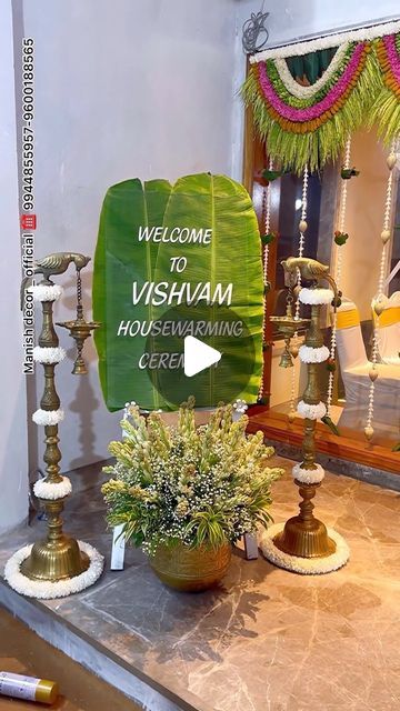 Moorthi on Instagram: "Housewarming 🏠 ceremony banana leaf, traditional welcome bord setup 🌸. Contact  us for ur A~Z event planning, traditional and western decor🌷& indoor-outdoor, Dream ❤️ Wedding decor 💍 engagement decor 🌸 haldi,💛and mehandi 💅🏻decor 🌹puberty, decor & housewarming, decor + All,themes birthday 🎂 decor 💡 lighting decor garlands at  affordable price 😊.We make customized rose petals  according to ur Saree color🌺🔥 for ur weddings👩‍❤️‍👩 receptions & muhurthams😍.
Place your order 6 dayd in advance before the event day and we deliver any where in Chennai & TN.

Kindly call / WhatsApp- 9600188565
Home delivery available 🚛
Budget price available💯
DM for details-9600188565

#weddinggarlandz #weddingflower #weddinggarlands #customweddinggarland #freshflowers #rosep House Warming Party Ideas Indian Style, South Indian Theme Decoration, Home Ceremony Decor, Home Warming Decorations Indian, Housewarming Decorations Ideas, House Warming Decoration Ideas In Usa, Diy House Warming Decorations, House Warming Ceremony Decoration Indian, Gruh Pravesh Decoration