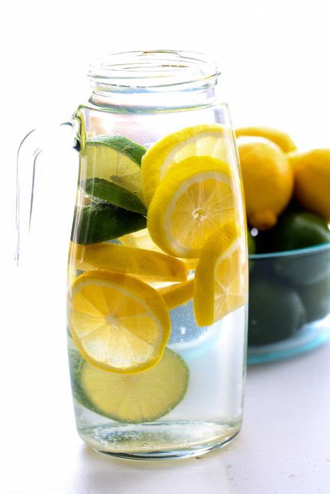 Lemon Water Detox Recipe, Lemon Water Cleanse, Lime Water Recipe, Lemon Lime Water, Water Detox Recipes, Cleanse Water, Benefits Of Hot Lemon Water, Recipe Cucumber, Lemon Water Detox