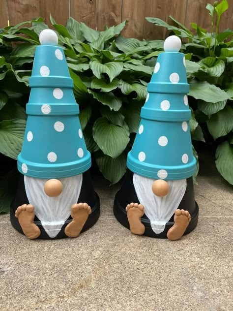 Flower Pot Gnomes, Pot Gnomes, Painted Terracotta Pots, Plant Pots Crafts, Justin Time, Lighthouse Crafts, Gnome Diy, Terra Cotta Pot Crafts Diy, Clay Pot Projects