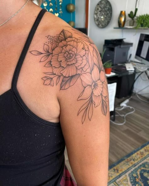 101 Best Floral Shoulder Cap Tattoo Ideas That Will Blow Your Mind! 8 Outsons Upper Arm To Shoulder Tattoos For Women, Floral Tattoo Half Sleeve Shoulder, Womens Shoulder Cap Tattoo Ideas, Large Floral Shoulder Tattoo, High Shoulder Tattoo, Birth Flowers Shoulder Tattoo, Unique Flower Tattoos Shoulder, Small Shoulder Tattoos For Women Flowers, Shoulder Tattoos For Women Floral