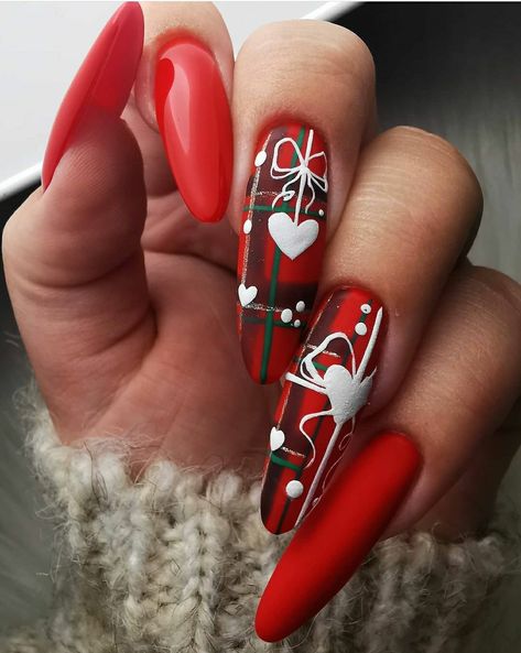 Wrapping Paper Nails, Plaid Nail Ideas, Crazy Christmas Nails, Plaid Christmas Nails, Christmas Plaid Nails, Snowflake Christmas Nails, Nails Almond Medium, Paper Nails, Winter Nail Design