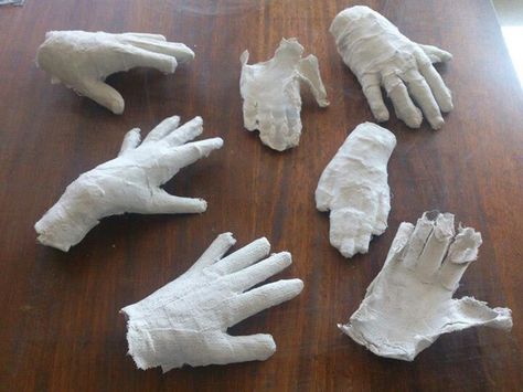 Plaster and Mod Roc hands. Year 9. Plaster Bandage Art, Drawing Ideas On Hand, Hand Plaster, Plaster Gauze, Plaster Hands, Paris Crafts, Art Room Posters, Paper Construction, Sculpture Lessons